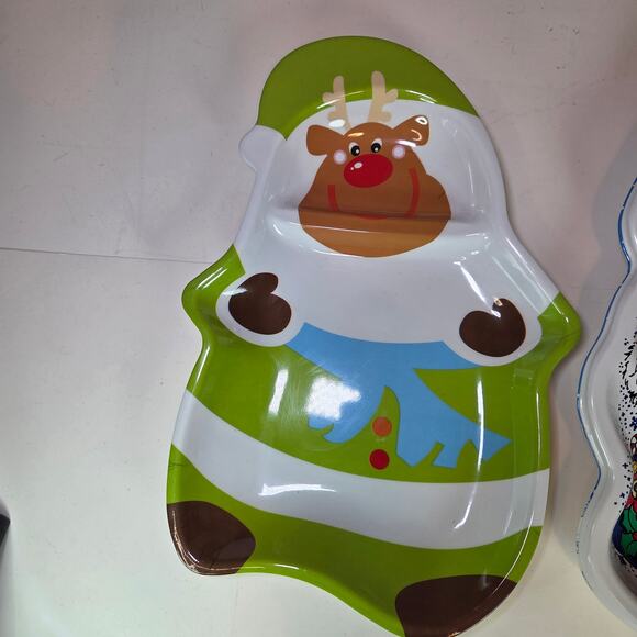 Lot of 2 Christmas Cookie Trays – Santa & Reindeer Shaped Plastic Serving Plates - Picture 2 of 8